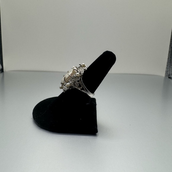 Harold Trujillo Mother of Pearl Statement Cocktail Ring - Picture 4 of 13